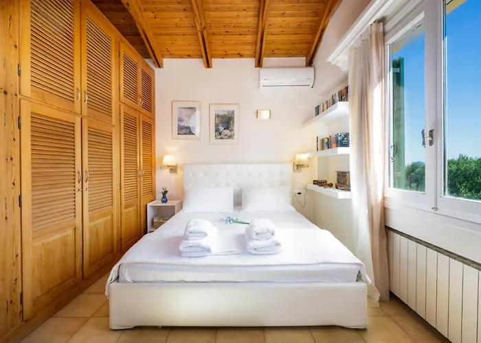 Villa Giani By Posarellivillas